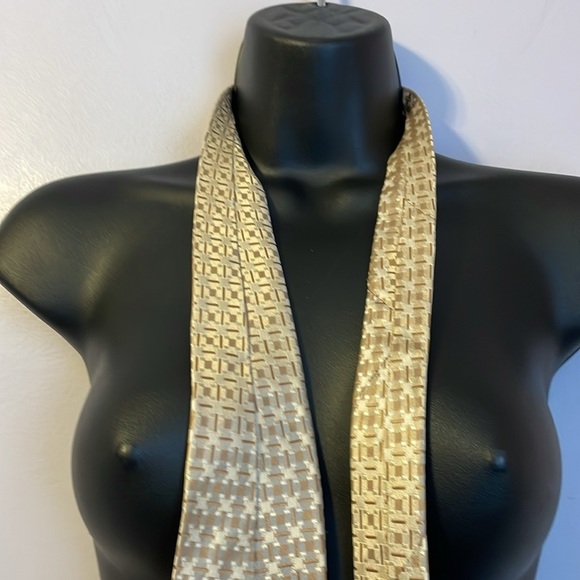 Steve Harvey Collection Gold Silver Tan Geometric Design Silk Handmade Necktie - Picture 11 of 13